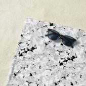 Serviette de plage à motif moderne Marbre Noir Bla (En situation)