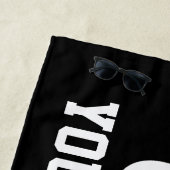 Serviette de plage à nom personnalisé avec logo de (En situation)