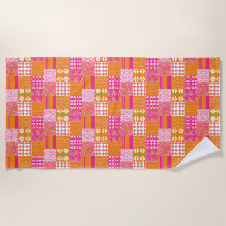 Serviette de plage à patchwork floral rose et oran