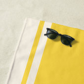 Serviette de plage à rayures côtières - Jaune et c (En situation)
