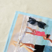 Serviette de plage à texte personnalisé avec colla (En situation)