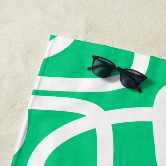 Serviette De Plage Abstrait Moderne Art en Vert Personnalisé (En situation)