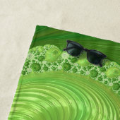 Serviette De Plage Abstrait symétrique vert fractal (En situation)