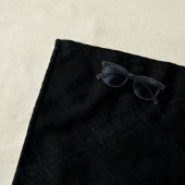 Serviette De Plage Acceptation | Texture foncée Shibori (En situation)