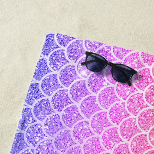 Serviette De Plage Ajouter le nom Gold Rose Mauve Mermaid Scales (En situation)