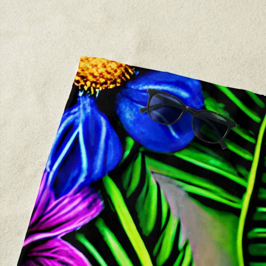 Serviette De Plage Ajouter Nom, Fleurs tropicales stylisées et Feuill (En situation)