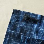 Serviette De Plage Ajouter un nom, lumière Abstraite bleu électrique (En situation)