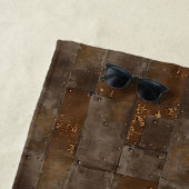 Serviette De Plage Ajouter un nom, Mur en Acier Métal Grungy avec pan (En situation)