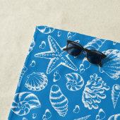 Serviette De Plage Ajoutez votre motif bleu de plage du monogramme | (En situation)