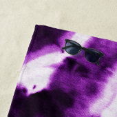 Serviette De Plage Améthyste royal violet teinture d'aquarelle Monogr (En situation)