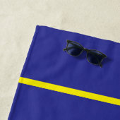 Serviette De Plage Amour de plage bleu rose jaune rayures (En situation)
