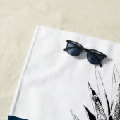 Serviette De Plage Ananas à rayures blanc et marine | Personnalisé (En situation)