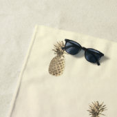 Serviette De Plage Ananas doré exotique tropical (En situation)