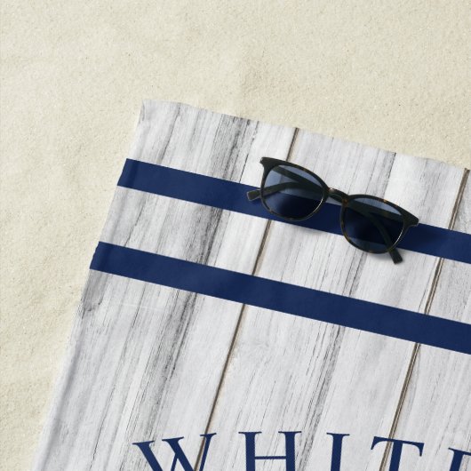 Serviette De Plage Ancre personnalisée en bois blanc marine (En situation)