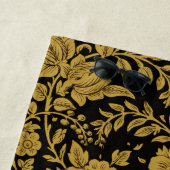 Serviette De Plage Antique Gold Floral Indian Lac-work Black Pattern (En situation)