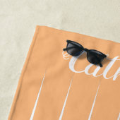 Serviette De Plage Apricot Peach Orange Plein Triangle Design (En situation)