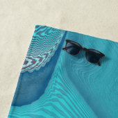 Serviette De Plage Aqua et Taupe Tourbillons océaniques Abstraits (En situation)