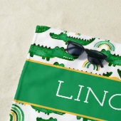 Serviette De Plage Aquarelle Crocodile Alligator arc-en-ciel Personna (En situation)