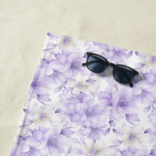 Serviette De Plage Aquarelle délicate Fleurs violettes (En situation)
