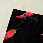 Serviette De Plage Aquarelle Poivrons Rouges Initiale (En situation)