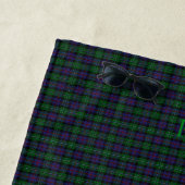 Serviette De Plage Argyll District Tartan avec monogramme / nom (En situation)