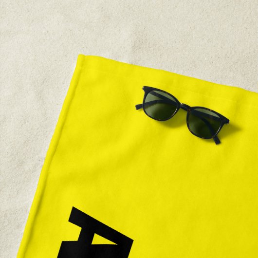 Serviette de plage ARMÉE ET POLITE (En situation)