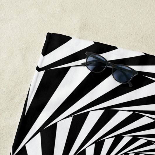 Serviette De Plage Art Abstrait des spirales noires et blanches (En situation)