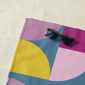 Serviette De Plage au milieu du siècle doux psychédélique couleur ros (En situation)