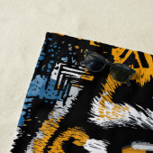 Serviette de plage au tigre – Graphisme jaune bleu (En situation)