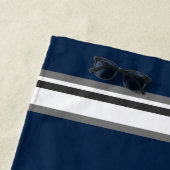 Serviette de plage aux Ancres couleur argent (En situation)