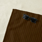Serviette de plage aux rayures chocolat et citron (En situation)