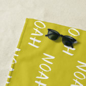 Serviette de plage avec un nom (En situation)