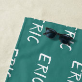 Serviette de plage avec un nom (En situation)