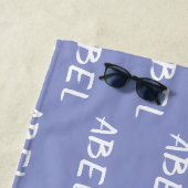 Serviette de plage avec un nom (En situation)
