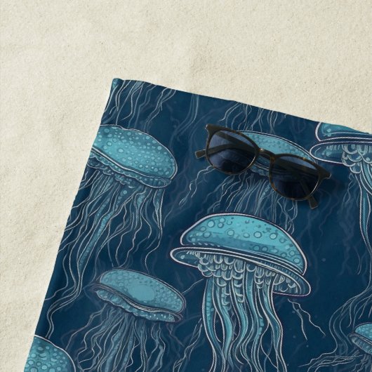 Serviette De Plage Baignade méduse dans un océan bleu profond (En situation)