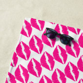 Serviette De Plage Baisers rose blanc mignon motif cravate Coque-Mate (En situation)