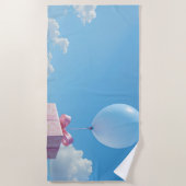 Serviette De Plage balloon with present in blue sky (Devant)