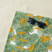 Serviette De Plage Banane tropicale moderne verte (En situation)