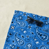 Serviette De Plage Bandana bleu classique Paisley (En situation)
