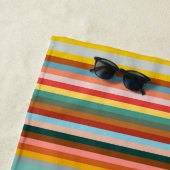 Serviette De Plage Bandes rétro horizontales colorées (En situation)