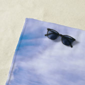 Serviette De Plage Bateau à voile sur une vague épopée (En situation)