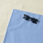 Serviette De Plage Beau flamant sur bleu clair personnalisé (En situation)