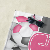 Serviette De Plage Beaucoup de balles de football rose gris nom de l' (En situation)