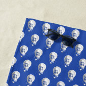 SERVIETTE DE PLAGE BERNIE SANDERS (En situation)