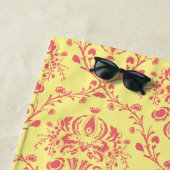 Serviette De Plage Beurre Cranberry Damask (En situation)