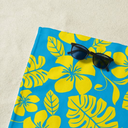 SERVIETTE DE PLAGE BIKINI ROSE (BLEU/JAUNE) (En situation)