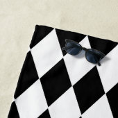 Serviette De Plage Black and White Diamond Pattern Personalized (En situation)