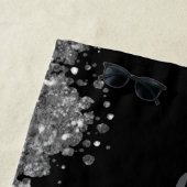 Serviette De Plage Black Silver Glitter Grey Modern Monogram (En situation)