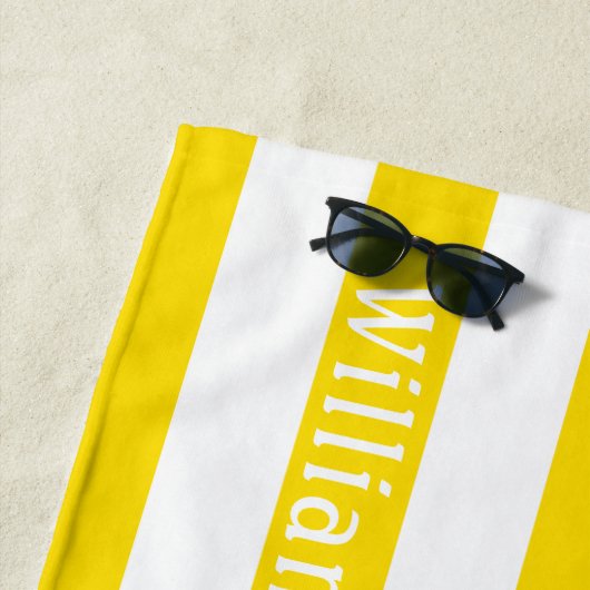 Serviette De Plage Blanc jaune soleil | Cabana Stripes Personnalisées (En situation)