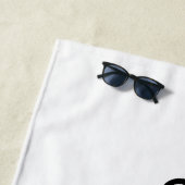 Serviette de plage blanche personnalisée moderne a (En situation)
